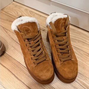 Chloe Tan Ankle Boots with Suede Finish and Faux Fur Lining